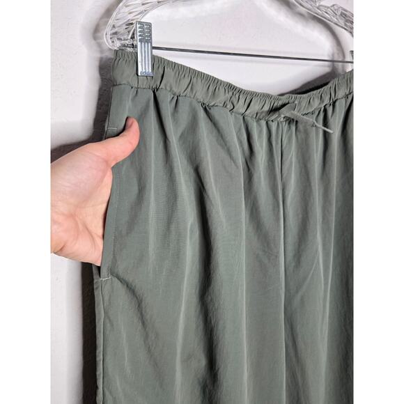 Gymshark Green Cargo Pants - Picture 5 of 11